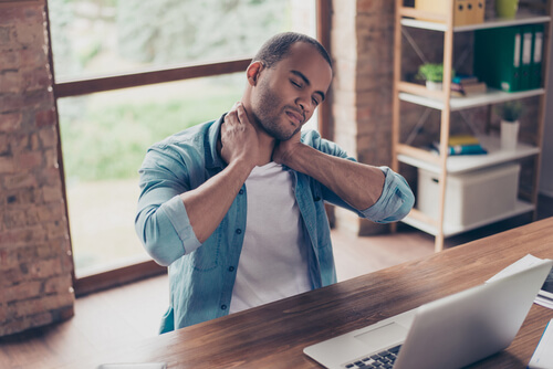 Should I be concerned about the throbbing pain in my neck? shutterstock 735692497 types of chronic pain