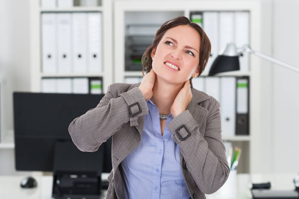 Why do I have neck pain when looking up? shutterstock 372843073 neck pain when looking up
