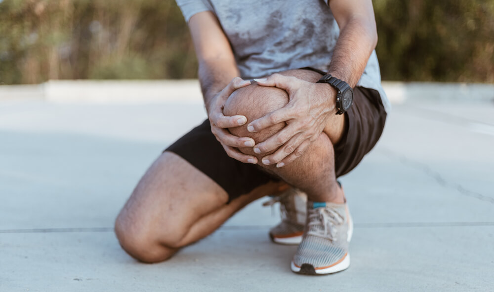 Torn meniscus physical therapy: 5 techniques it commonly includes shutterstock 1739548721 torn meniscus physical therapy
