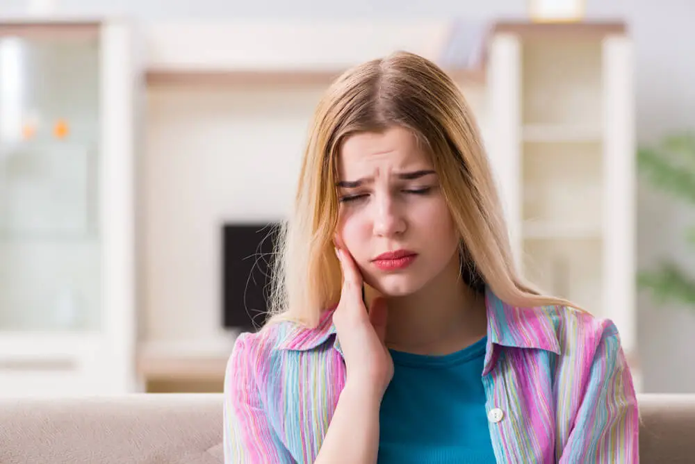 What does TMJ dysfunction feel like? shutterstock 1119308840 what does tmj dysfunction feel like? | continuum wellness