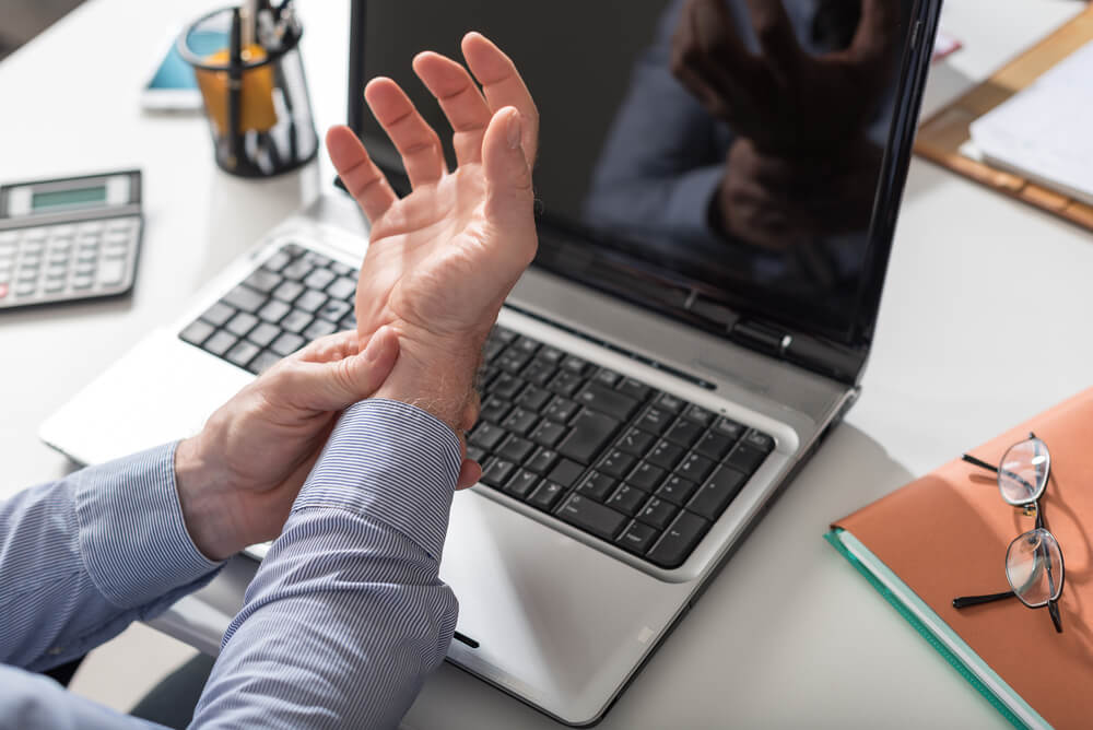 How can physical therapists help treat carpal instability? shutterstock 674675194 How can physical therapists help treat carpal instability?